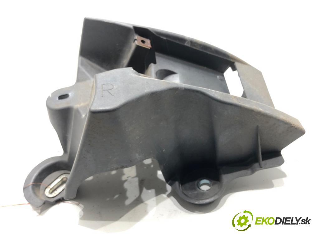 MAZDA 2 DL liftback 2019 66 kW 1.5 SKYACTIV-G 1496 držák uchycení držák clona RADAR pravý zadní část DA6A67Z41