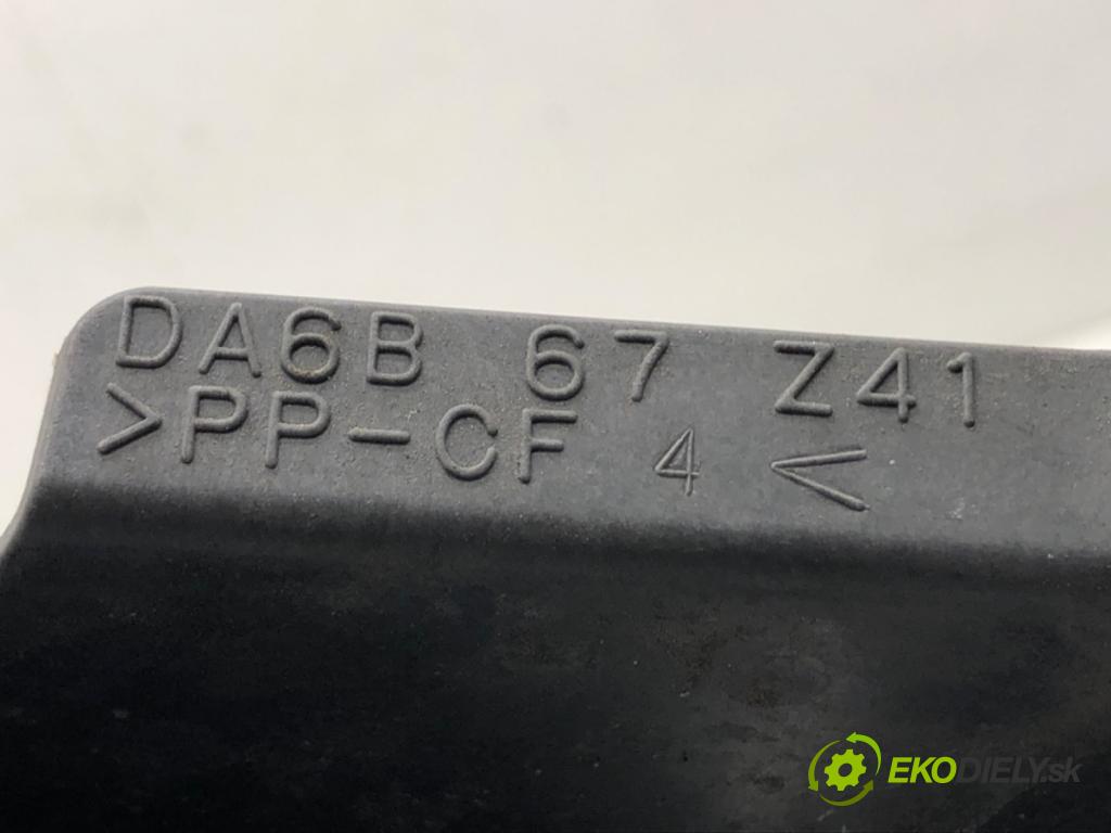 MAZDA 2 DL liftback 2019 66 kW 1.5 SKYACTIV-G 1496 držák uchycení držák clona RADAR levý zadní část DA6B67Z41