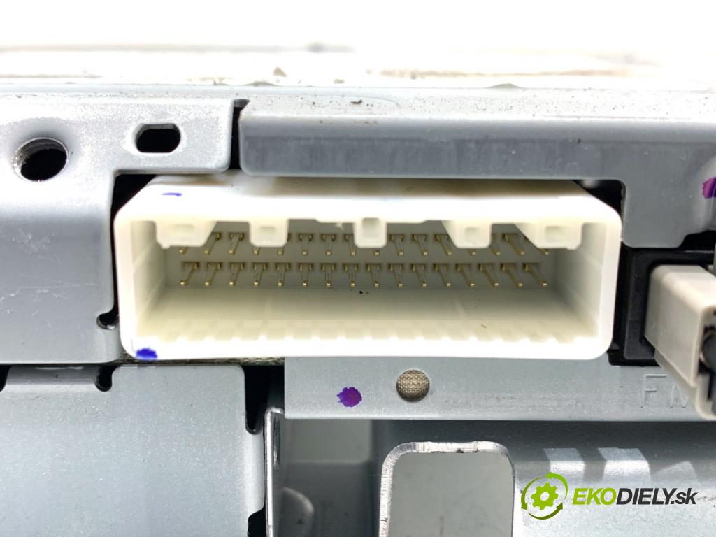 MAZDA 2 DL liftback 2019 66 kW 1.5 SKYACTIV-G 1496 RADIO DM8K-10120E (Audio zariadenie)