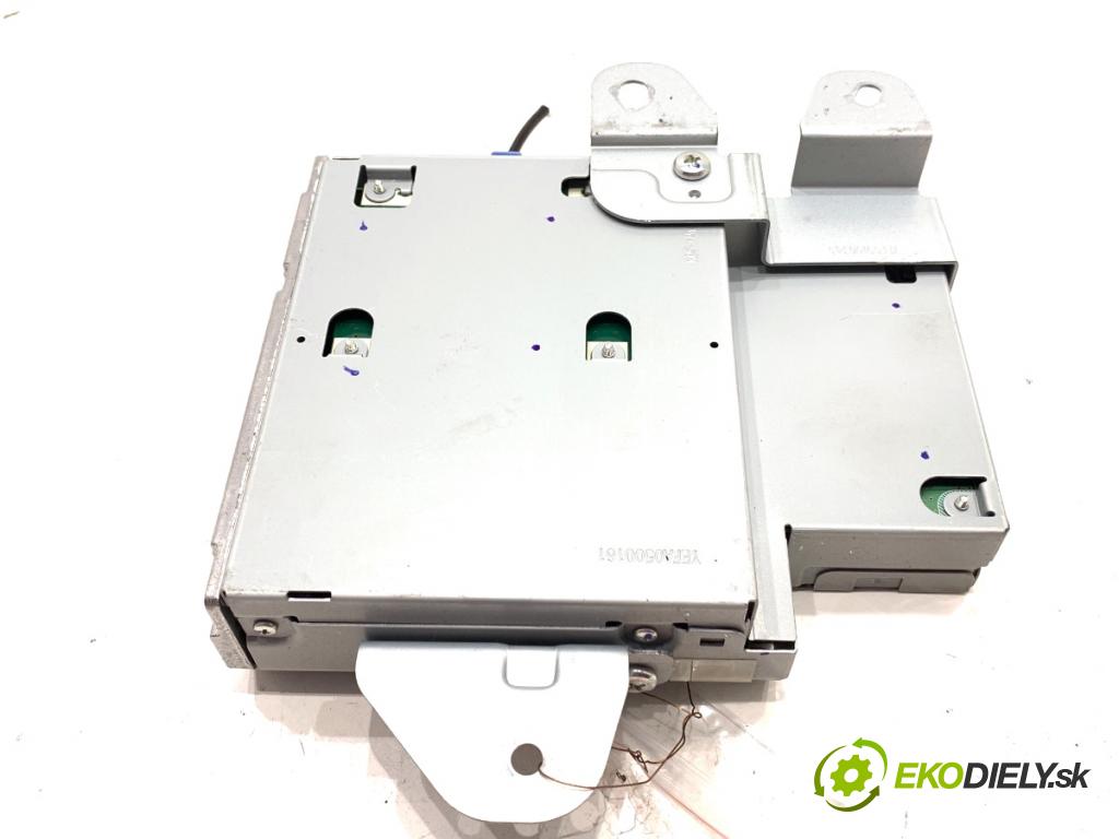 MAZDA 2 DL liftback 2019 66 kW 1.5 SKYACTIV-G 1496 RADIO DM8K-10120E (Audio zariadenie)