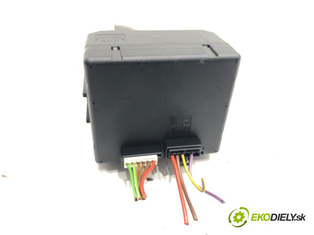 MERCEDES-BENZ W221 sedan 2010 205 kW S 400 Hybrid (221.095, 221.195) 3498 spinačka A2165450508 (Spínacia skrinka)