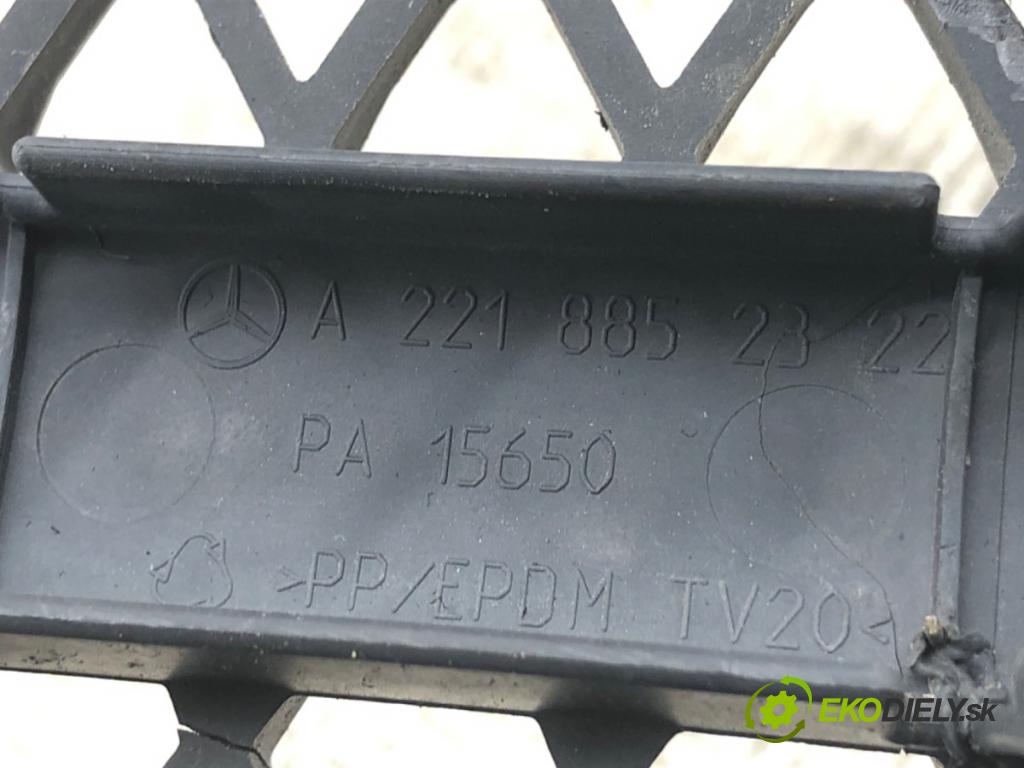 MERCEDES-BENZ W221 sedan 2010 205 kW S 400 Hybrid (221.095, 221.195) 3498 mří nárazníka přední část A2218852322 (Přední mřížka (maska chladiče))