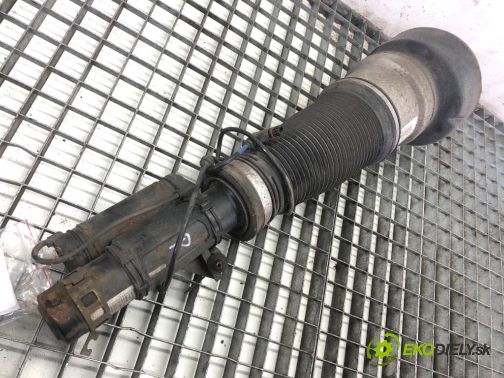 MERCEDES-BENZ W221 sedan 2010 205 kW S 400 Hybrid (221.095, 221.195) 3498 tlumič pravý přední část C086105