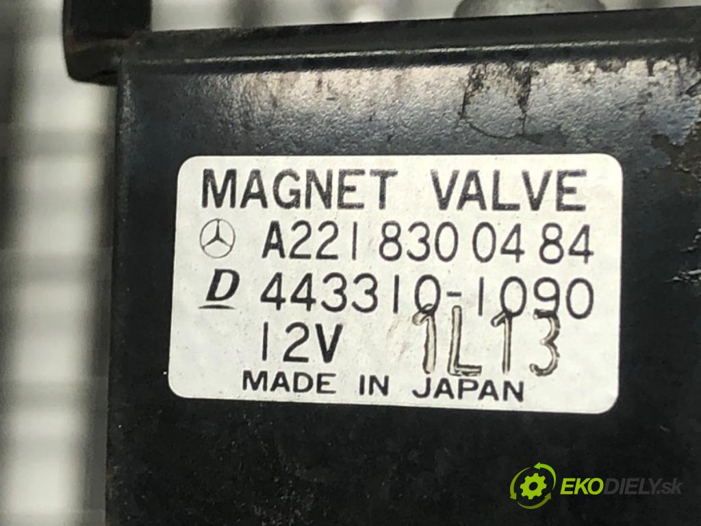 MERCEDES-BENZ W221 sedan 2010 205 kW S 400 Hybrid (221.095, 221.195) 3498 rúrka klimatizácie A2218307815 (Rúrka klimatizácie)