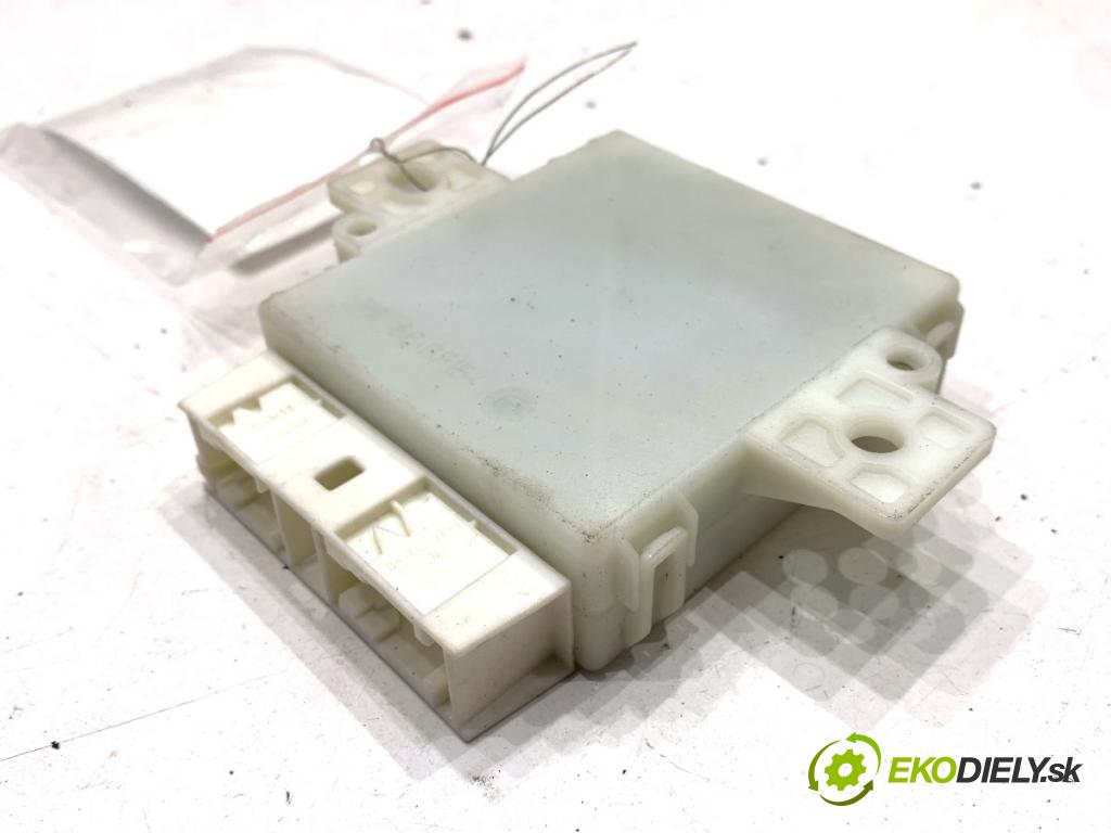 MERCEDES-BENZ W221 sedan 2010 205 kW S 400 Hybrid (221.095, 221.195) 3498 Modul PDC A2219005300 (Riadiaca jednotka ostatné)