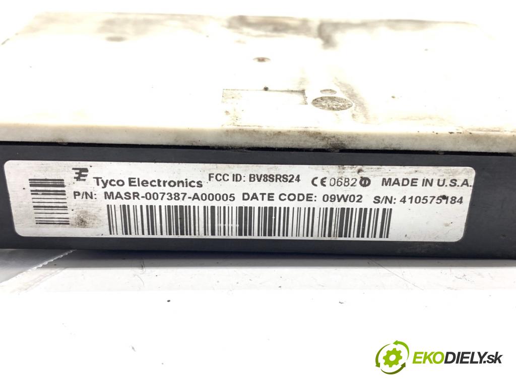 MERCEDES-BENZ W221 sedan 2010 205 kW S 400 Hybrid (221.095, 221.195) 3498 RADAR: DISTRONIC A0035400517