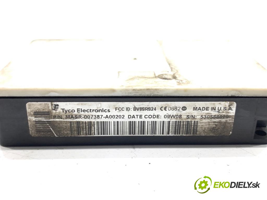 MERCEDES-BENZ W221 sedan 2010 205 kW S 400 Hybrid (221.095, 221.195) 3498 RADAR: DISTRONIC A0009062600
