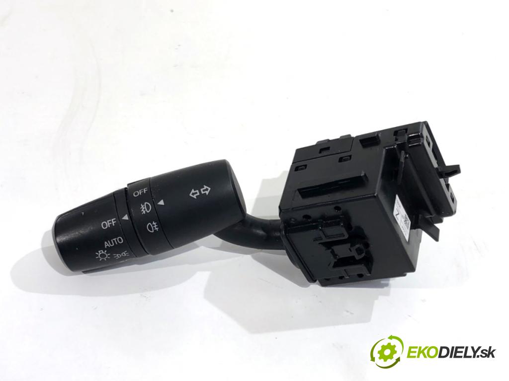 MAZDA 2 DL liftback 2019 66 kW 1.5 SKYACTIV-G 1496 Prepínač smeroviek TL04A955D (Prepínacie páčky pod volantom)