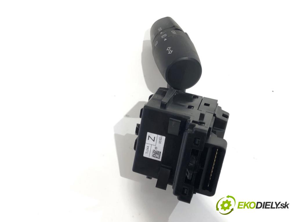 MAZDA 2 DL liftback 2019 66 kW 1.5 SKYACTIV-G 1496 Prepínač smeroviek TL04A955D (Prepínacie páčky pod volantom)