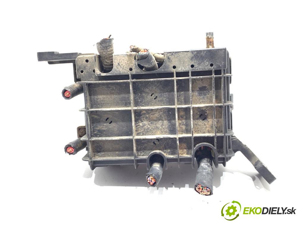 KIA SPORTAGE II SUV 2006 104 kW 2.0 16V 4WD 1975 skříňka poistková 91951-1F210 (Pojistková skříňka)