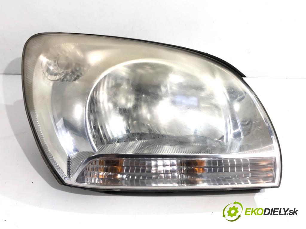 KIA SPORTAGE II SUV 2006 104 kW 2.0 16V 4WD 1975 světlomet pravý přední část 