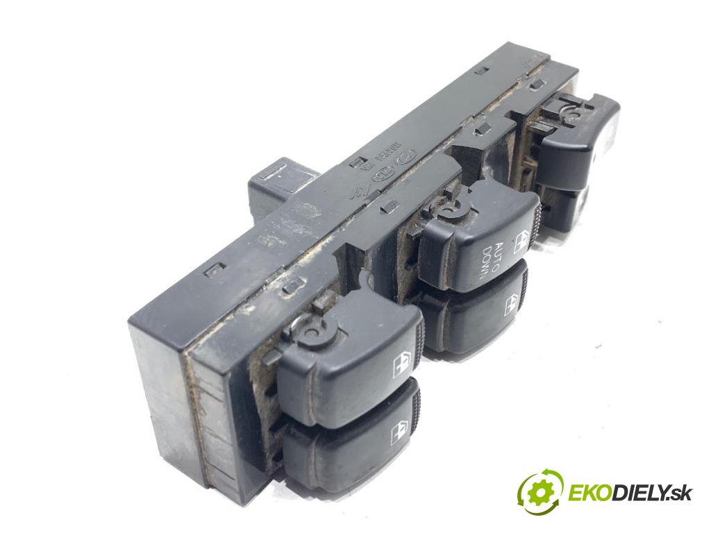 KIA SPORTAGE II SUV 2006 104 kW 2.0 16V 4WD 1975 Prepínač okien  (Prepínacie páčky pod volantom)