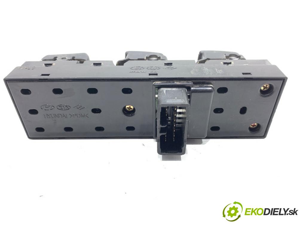 KIA SPORTAGE II SUV 2006 104 kW 2.0 16V 4WD 1975 Prepínač okien  (Prepínacie páčky pod volantom)