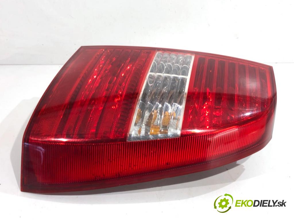 KIA SPORTAGE II SUV 2006 104 kW 2.0 16V 4WD 1975 světlo pravý zadní část