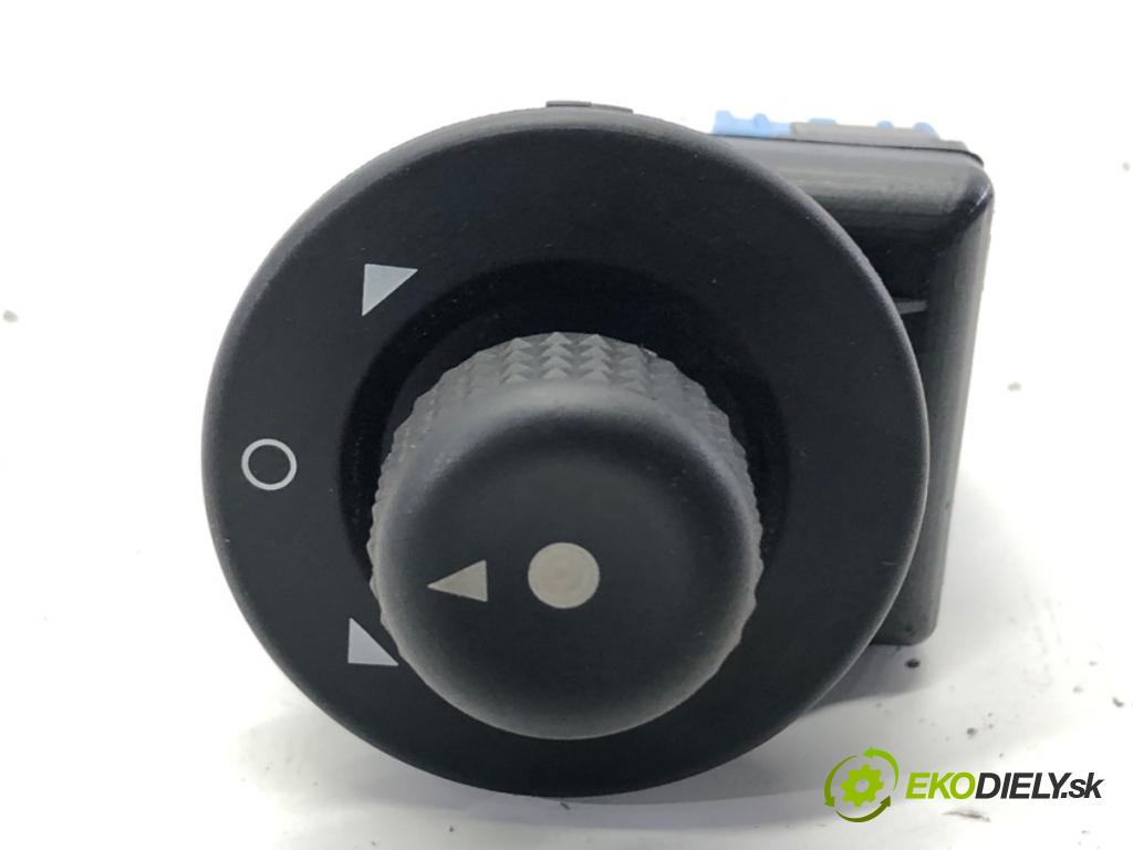 PEUGEOT PARTNER II Nadwozie pełne/minivan 2009 66 kW 1.6 HDi 16V 1560 Prepínač nastavenia spätných zrkadiel 185526 (Prepínacie páčky pod volantom)