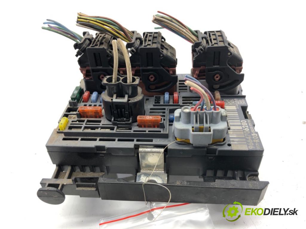 PEUGEOT PARTNER II Nadwozie pełne/minivan 2009 66 kW 1.6 HDi 16V 1560 Modul BSM 9664706280 (Riadiaca jednotka ostatné)