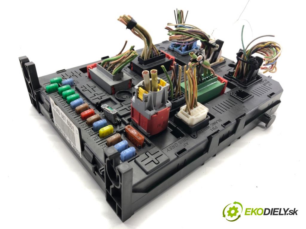 PEUGEOT PARTNER II Nadwozie pełne/minivan 2009 66 kW 1.6 HDi 16V 1560 modul BSI 966405878001 (Pojistková skříňka)