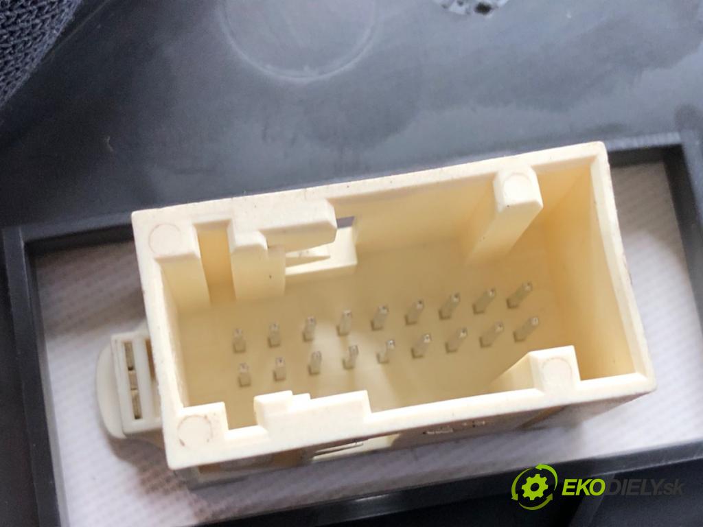 PEUGEOT PARTNER II Nadwozie pełne/minivan 2009 66 kW 1.6 HDi 16V 1560 Prístrojovka 5550013101 (Prístrojová doska)