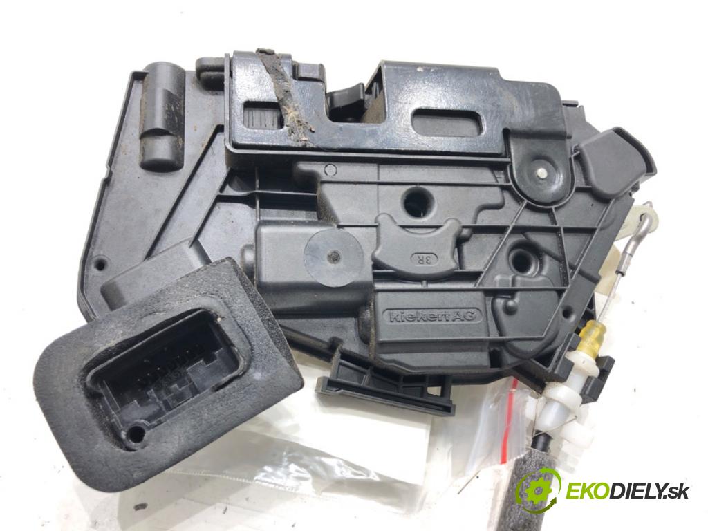 VW GOLF VII liftback 2012 77 kW 1.6 TDI 1598 zámok dveře pravý přední část 5K1837016D