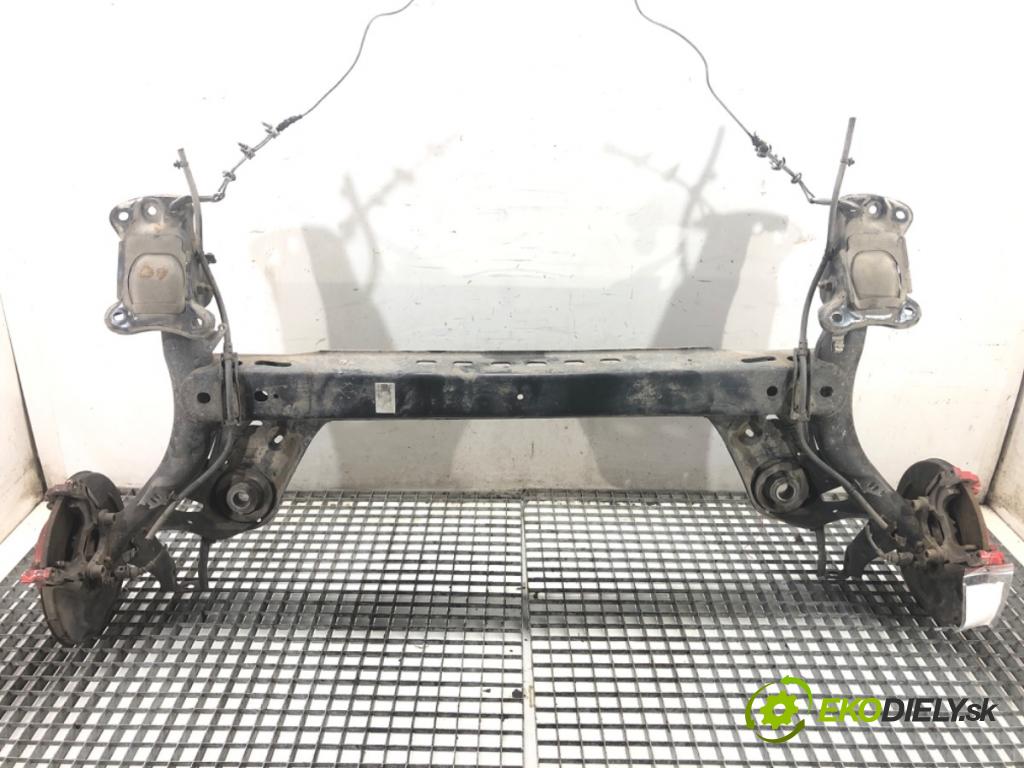 VW GOLF VII liftback 2012 77 kW 1.6 TDI 1598 výztuha zadní část 5Q0501049B