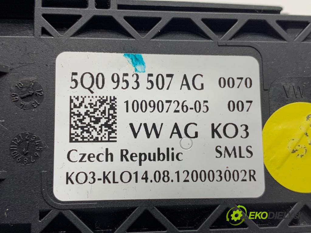VW GOLF VII liftback 2012 77 kW 1.6 TDI 1598 Prepínač kombinovaný 5Q0953507AG (Prepínacie páčky pod volantom)