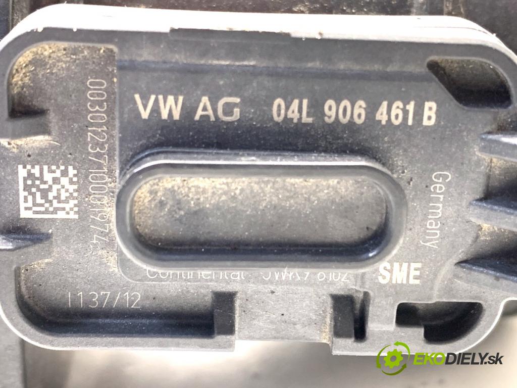 VW GOLF VII liftback 2012 77 kW 1.6 TDI 1598 Váha vzduchu 04L906461B (Váha vzduchu)