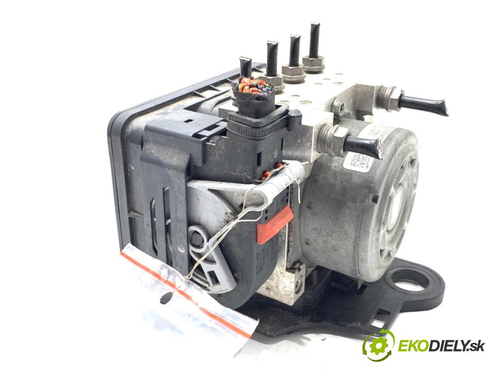 VW GOLF VII liftback 2012 77 kW 1.6 TDI 1598 Pumpa ABS 5Q0907379D (Pumpa ABS)