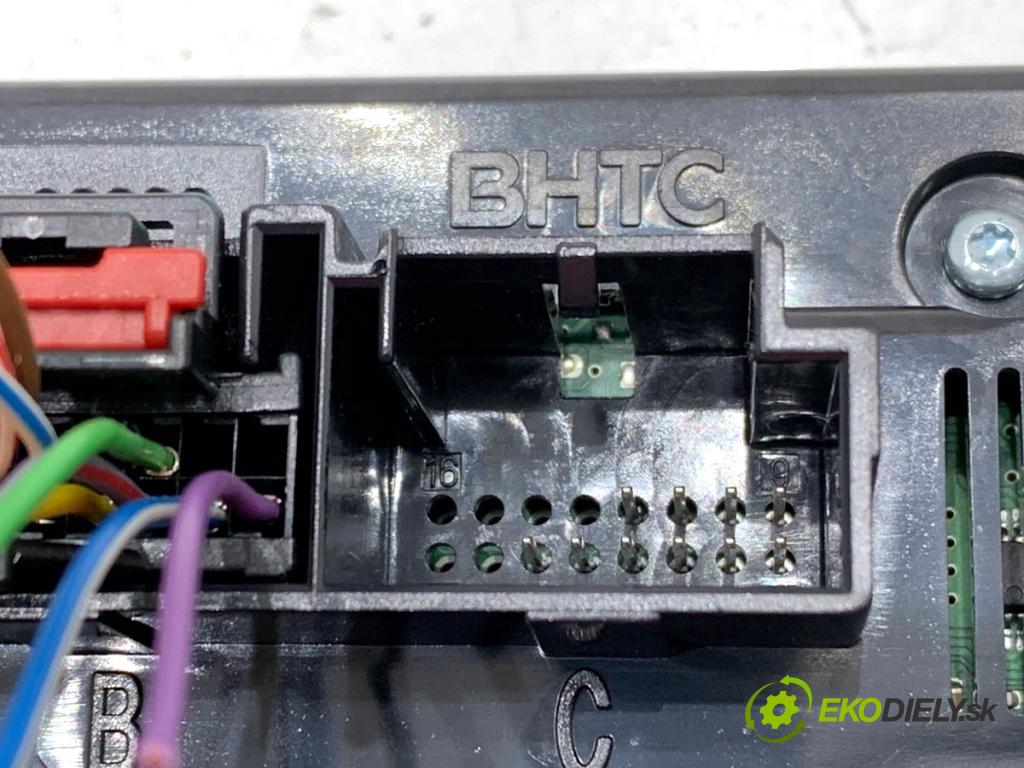 VW GOLF VII liftback 2012 77 kW 1.6 TDI 1598 Panel ovládania kúrenia 5G0907044Q (Prepínacie páčky pod volantom)