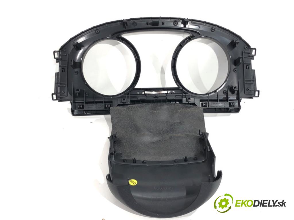 VW GOLF VII liftback 2012 77 kW 1.6 TDI 1598 lišty kryt 5G1819743 5G0857059 (Lišta)