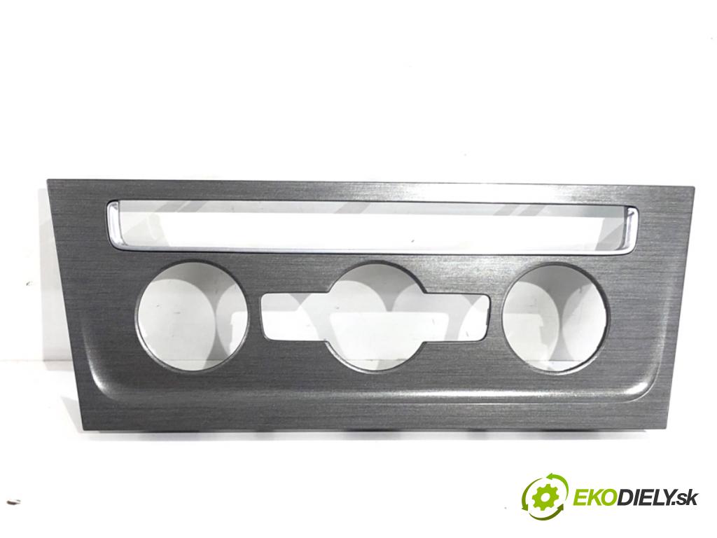 VW GOLF VII liftback 2012 77 kW 1.6 TDI 1598 lišty kryt 5G1819743 5G0857059 (Lišta)