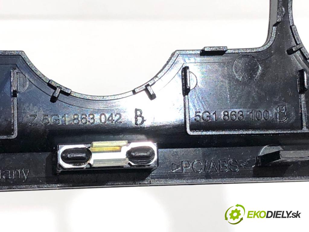 VW GOLF VII liftback 2012 77 kW 1.6 TDI 1598 lišty kryt 5G1819743 5G0857059 (Lišta)