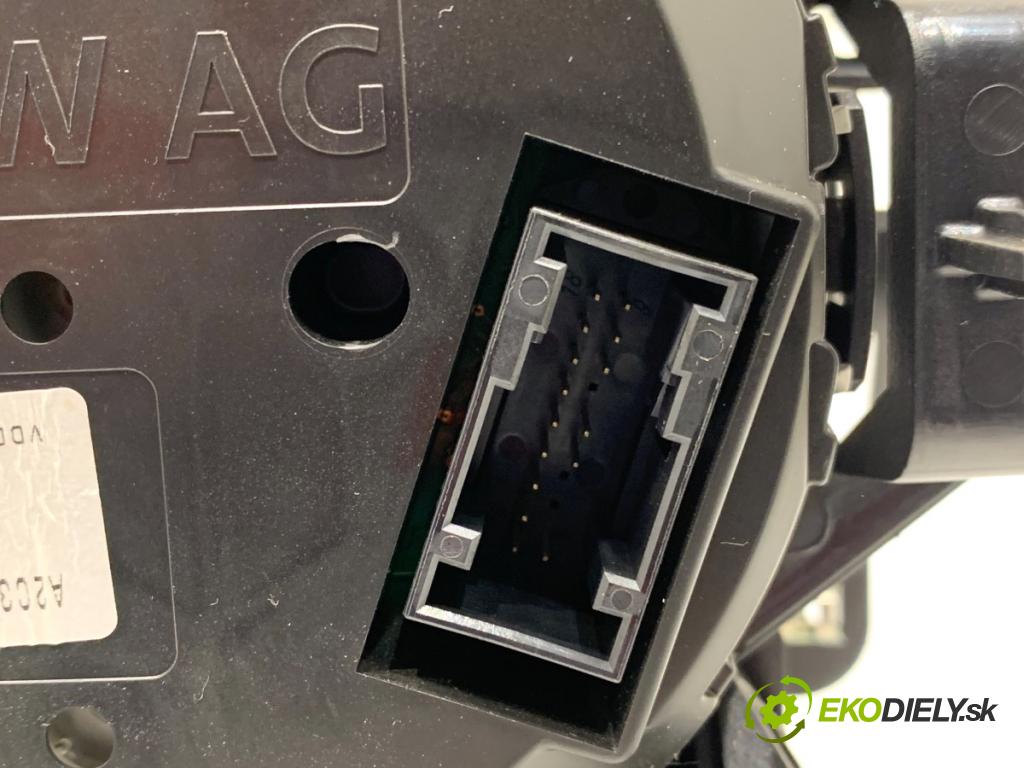 VW GOLF VII liftback 2012 77 kW 1.6 TDI 1598 Prístrojovka 5G0920860A (Prístrojová doska)