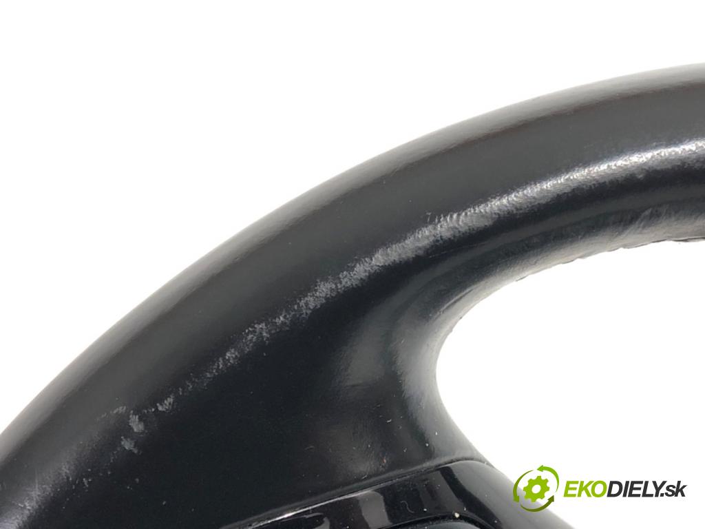 VW GOLF VII liftback 2012 77 kW 1.6 TDI 1598 Volant  (Volant)