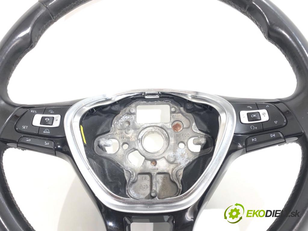 VW GOLF VII liftback 2012 77 kW 1.6 TDI 1598 Volant  (Volant)