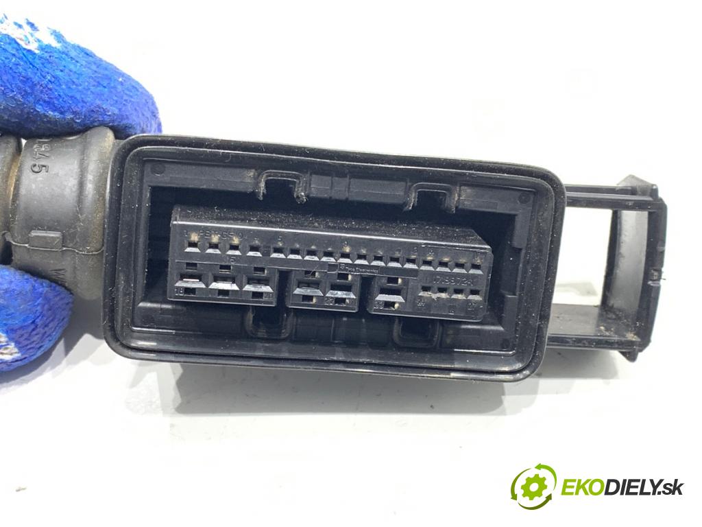 VW GOLF VII liftback 2012 77 kW 1.6 TDI 1598 káblovačka dveře přední část levý 5G4971120FB