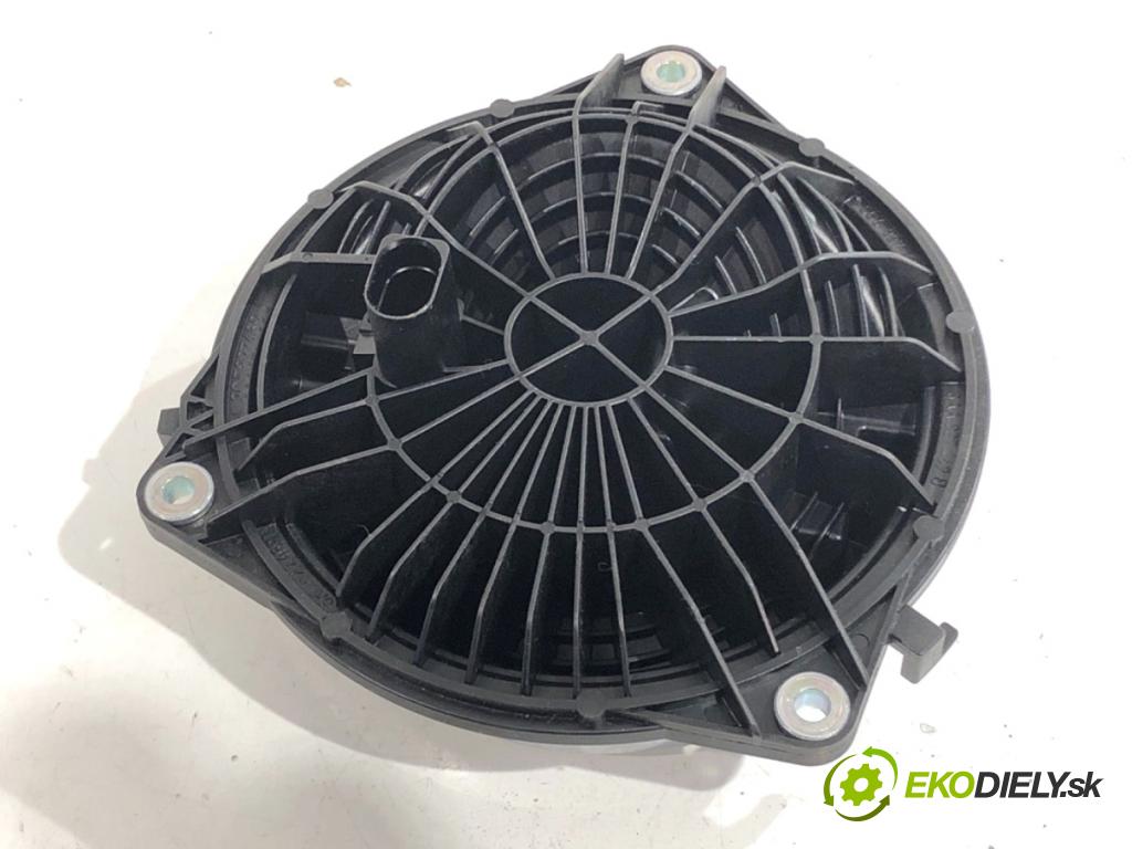 VW GOLF VII liftback 2012 77 kW 1.6 TDI 1598 klika dveří zadní část 5G6827469C