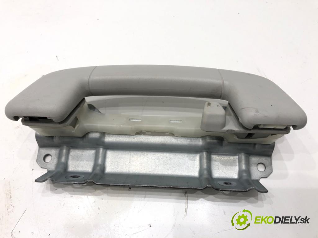 VW GOLF VII liftback 2012 77 kW 1.6 TDI 1598 držák držadlo čalounění zadní část pravá