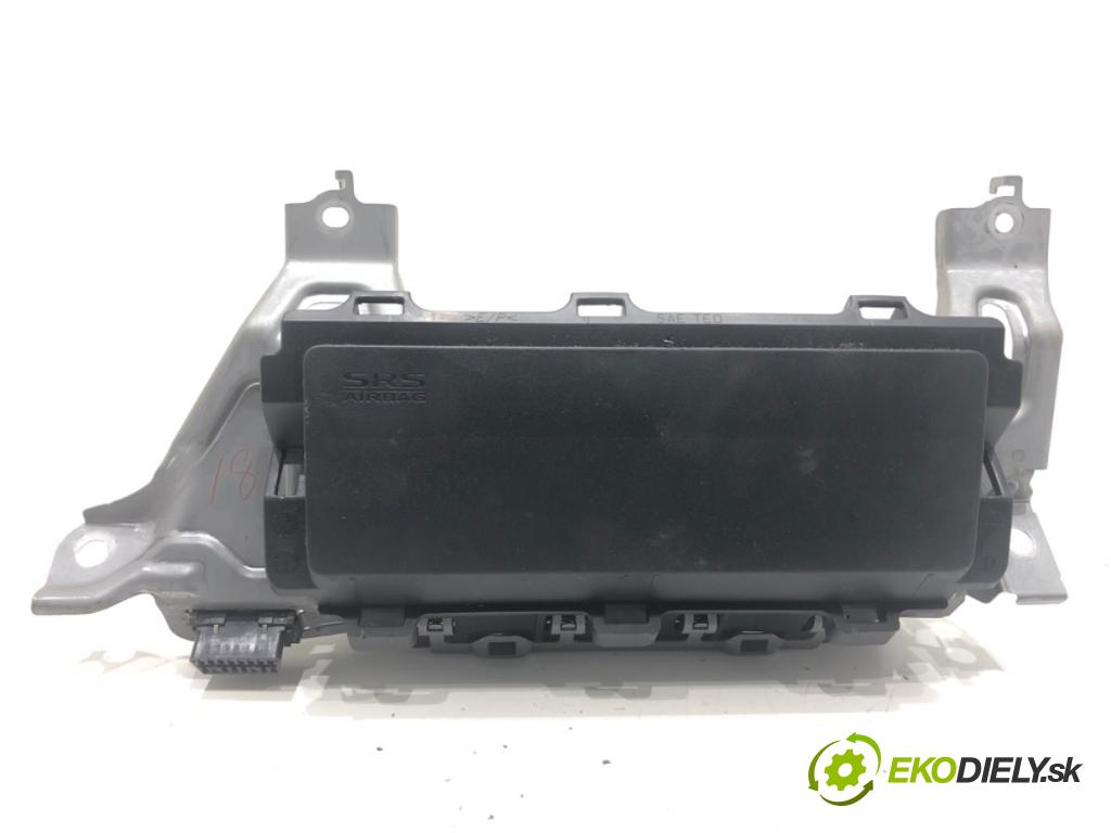 MITSUBISHI LANCER VIII liftback 2009 105 kW 1.8 (CX3A) 1798 AirBag koleno: 