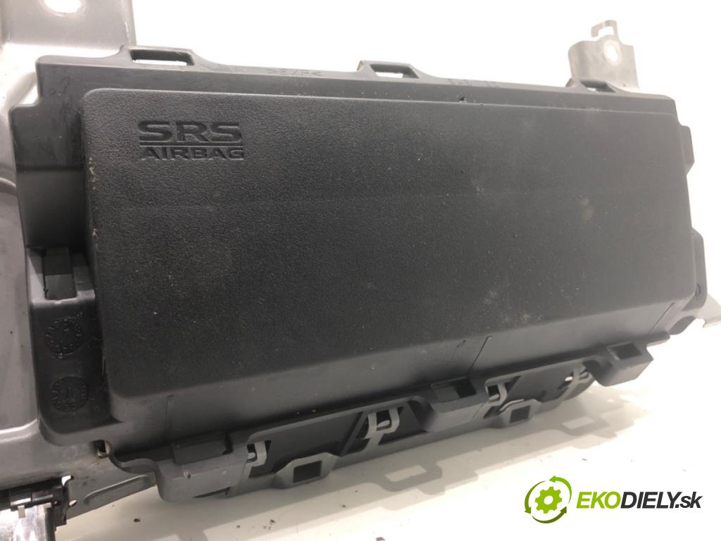 MITSUBISHI LANCER VIII liftback 2009 105 kW 1.8 (CX3A) 1798 AirBag koleno: