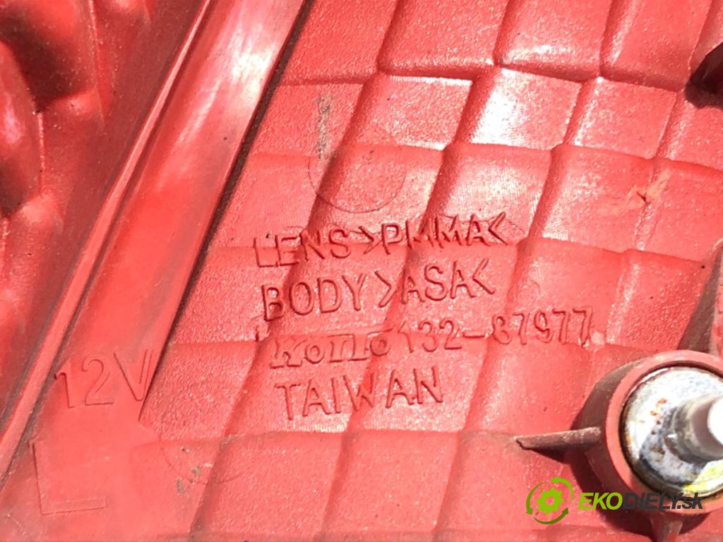 MITSUBISHI LANCER VIII liftback 2009 105 kW 1.8 (CX3A) 1798 světlo zadní část levá strana vnitřní  (Klika dveří ostatní)