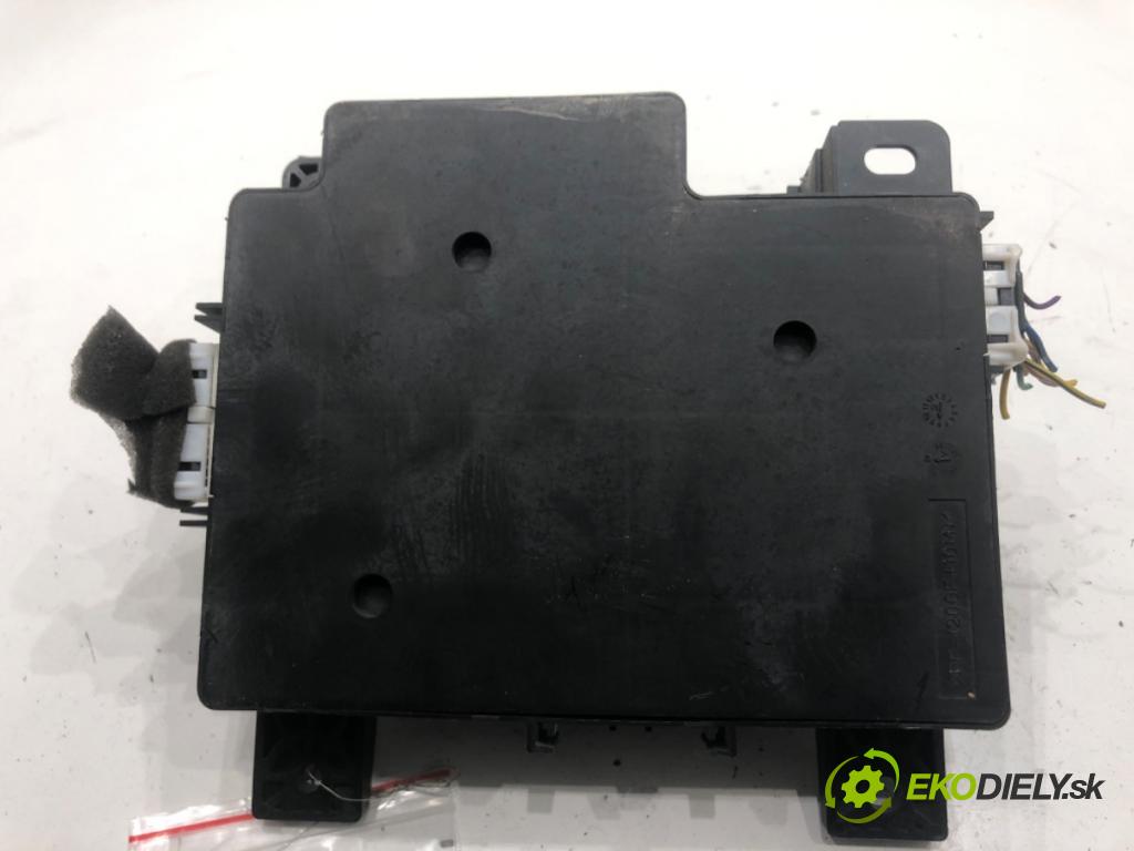 MITSUBISHI LANCER VIII liftback 2009 105 kW 1.8 (CX3A) 1798 skříňka poistková 8637A320 (Pojistková skříňka)