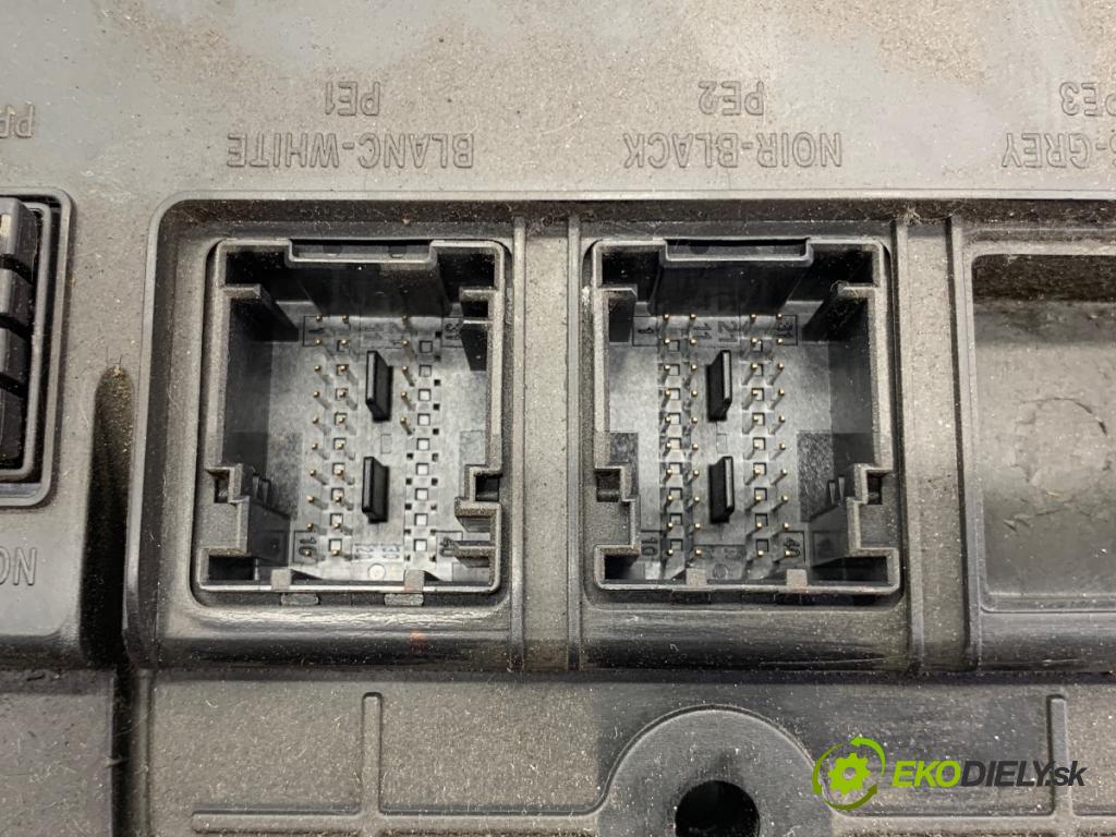 RENAULT MEGANE II liftback 2008 63 kW 1.5 dCi (BM1F, CM1F) 1461 Modul UCH 8200780007 (Riadiaca jednotka ostatné)