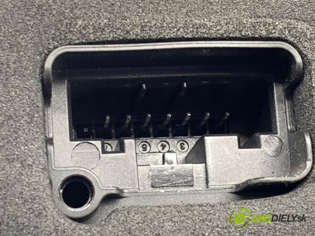 VW CADDY IV Nadwozie pełne/minivan 2020 75 kW 2.0 TDI 1968 zámok dveře pravý přední část 5TB837016B