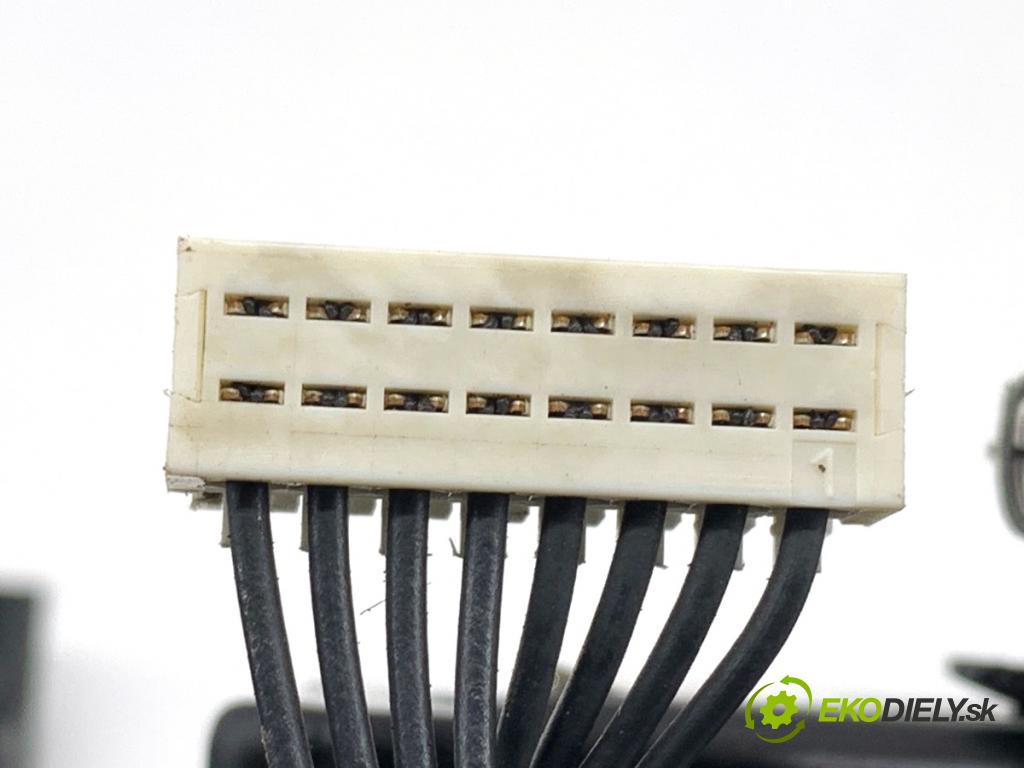 VW CADDY IV Nadwozie pełne/minivan 2020 75 kW 2.0 TDI 1968 Prepínač kombinovaný  (Prepínacie páčky pod volantom)