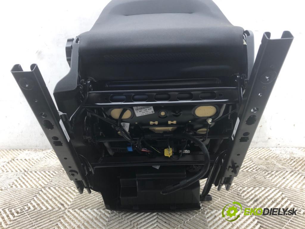 VW CADDY IV Nadwozie pełne/minivan 2020 75 kW 2.0 TDI 1968 sedadlo levý přední část