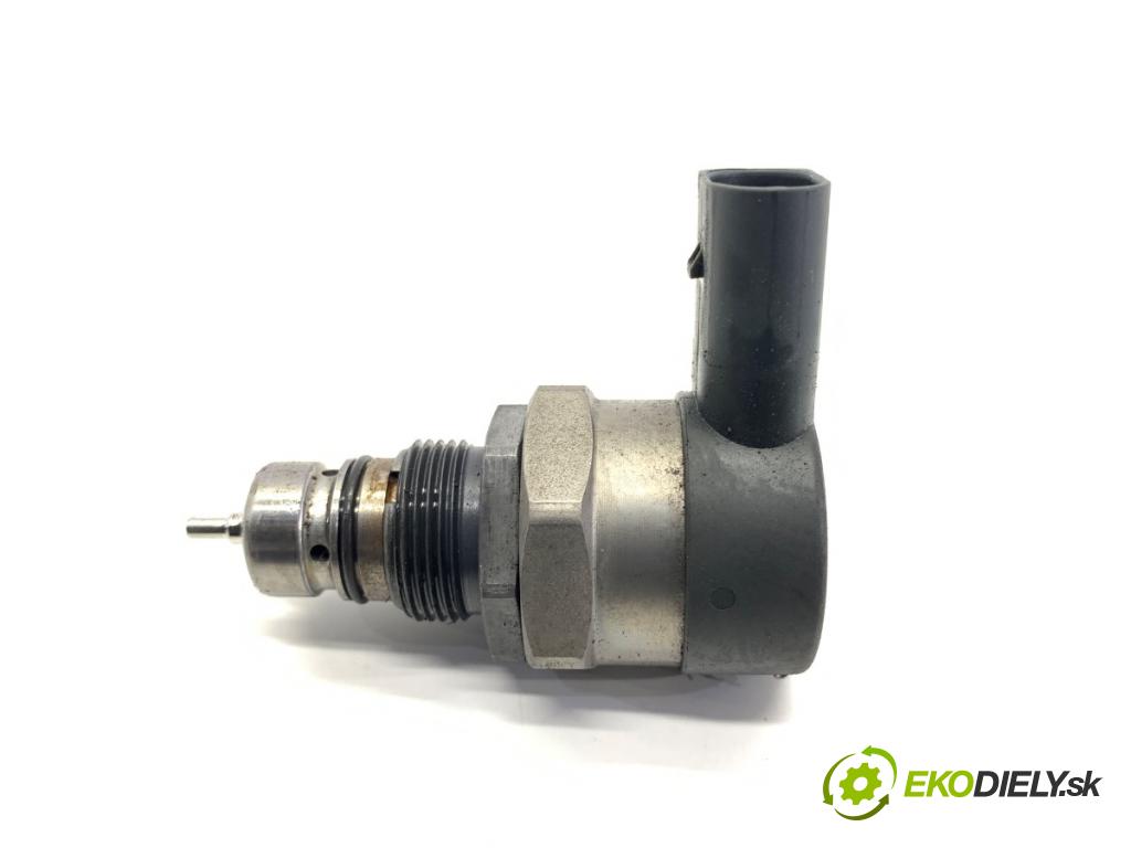 VW GOLF VII liftback 2012 77 kW 1.6 TDI 1598 Regulátor tlaku paliva 057130764AB (Palivový systém ostatní)