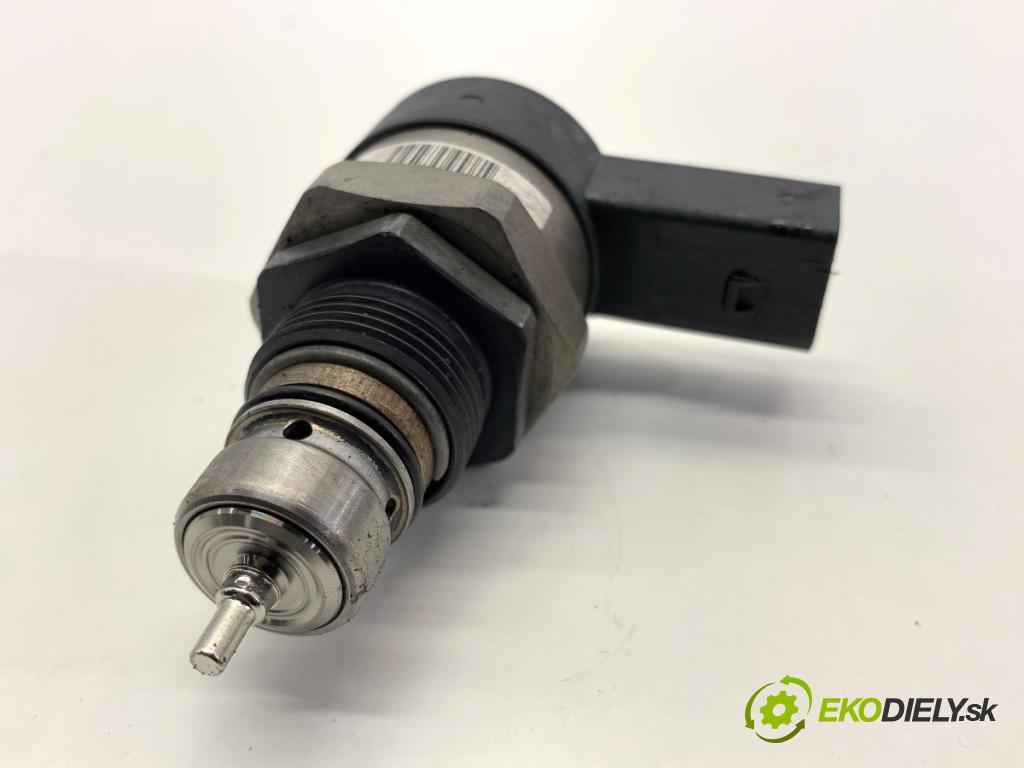 VW GOLF VII liftback 2012 77 kW 1.6 TDI 1598 Regulátor tlaku paliva 057130764AB (Palivový systém ostatní)