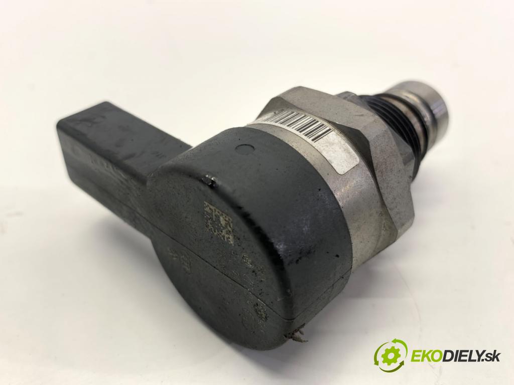 VW GOLF VII liftback 2012 77 kW 1.6 TDI 1598 Regulátor tlaku paliva 057130764AB (Palivový systém ostatní)