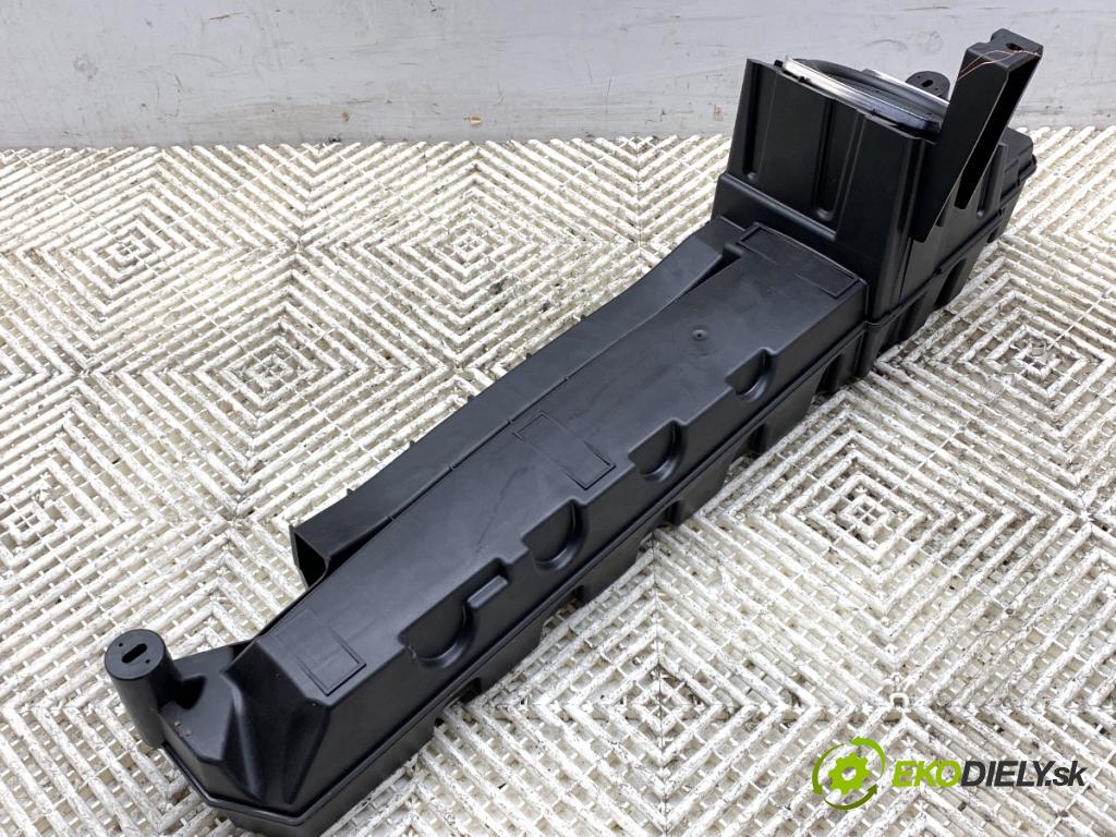 AUDI A7 C8 liftback 2023 195 kW 45 TFSI Mild Hybrid quattro 1984 subwoofer 4K8035914 (Audio zariadenie)