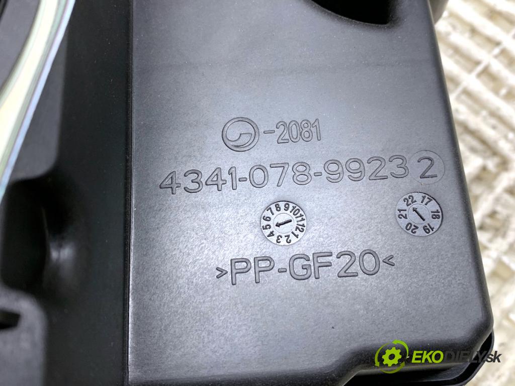 AUDI A7 C8 liftback 2023 195 kW 45 TFSI Mild Hybrid quattro 1984 subwoofer 4K8035914 (Audio zariadenie)